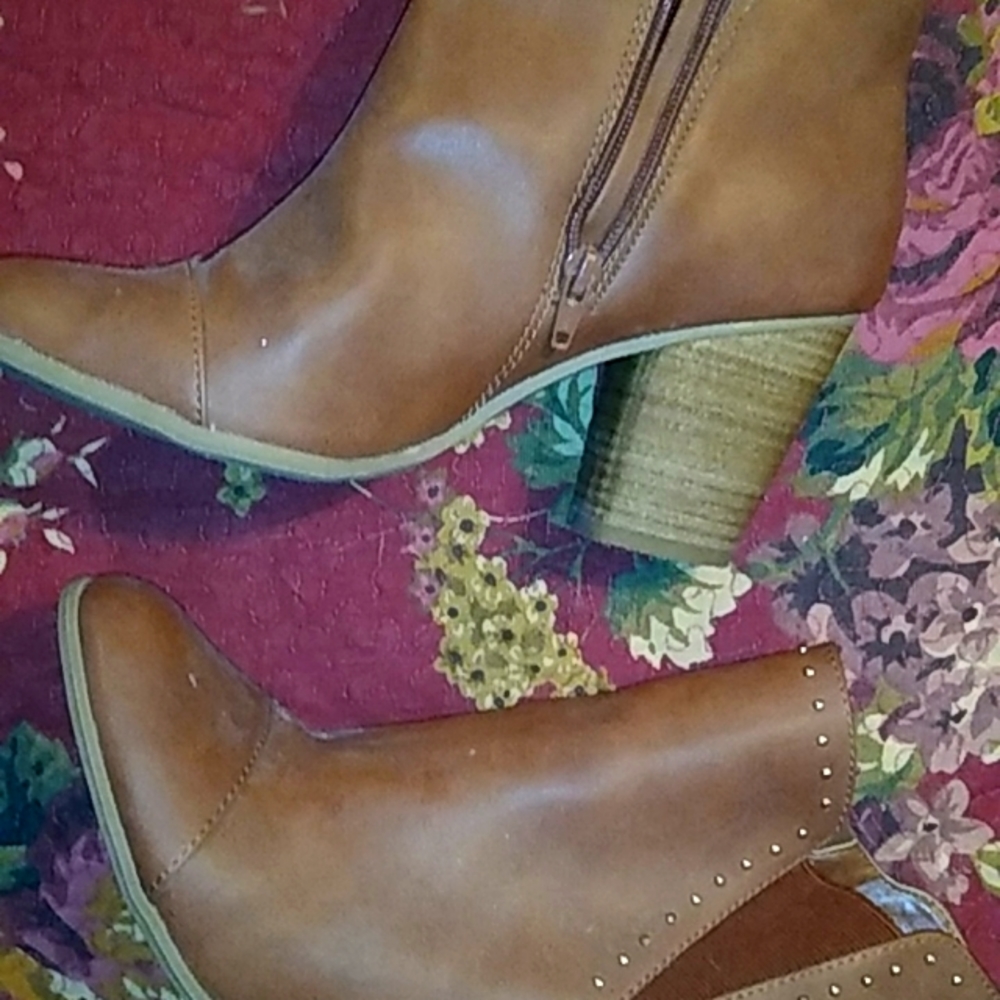 Women's boots